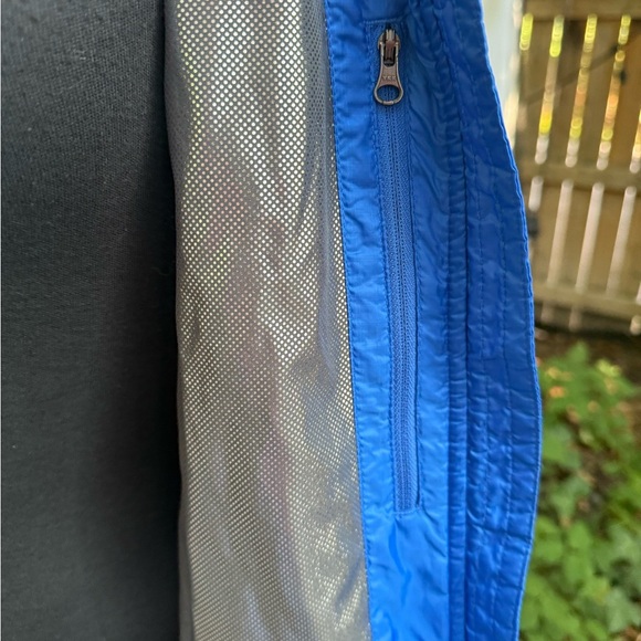 Columbia Quilted Bright Blue Women’s Vest. Size XL. - Picture 9 of 15